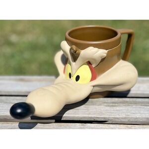 Vintage 1992 Wile E. Coyote Mug Looney Tunes Warner Bros Cartoon Cup Collectible